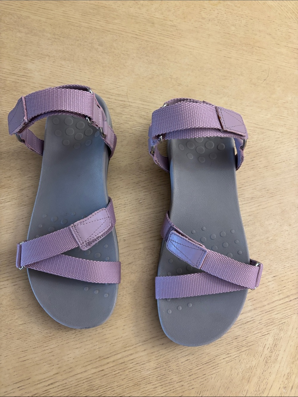 Vionic Mauve Strappy Adjustable Comfort Sandals